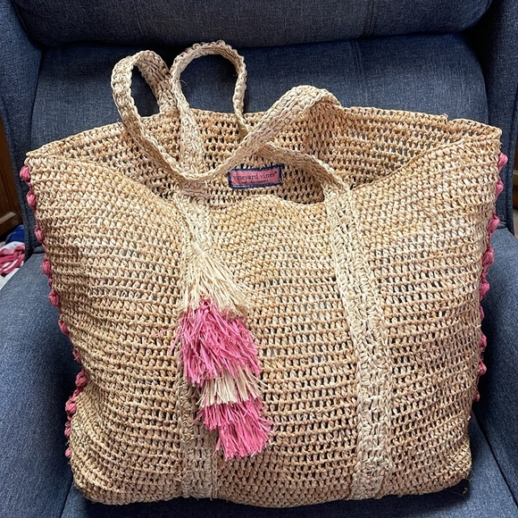 Vineyard Vines Large Crochet Pom Beach Tote Bag - Picture 2 of 9